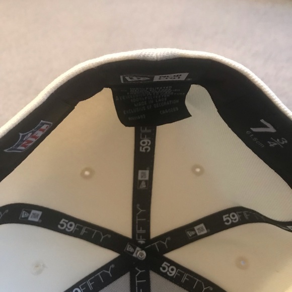 Buffalo Bills New Era 2022 Sideline 59FIFTY Fitted Hat - Cream/Royal.  NWOT - Picture 3 of 3